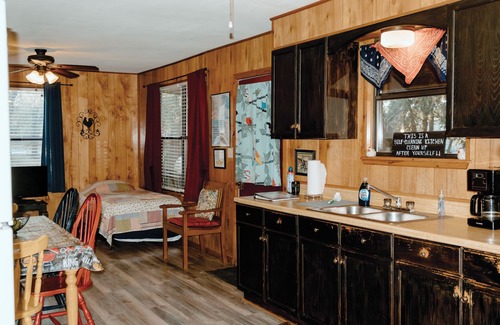 Rio Frio Cabin | The Bandera Cabin 3BD/1Bath @ Whiskey Mountain - Great Location!