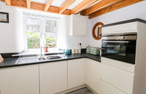 Graigfechan Cottage | THE BARN AT WAEN Y FFYNNON, pet friendly, with open fire in Ruthin