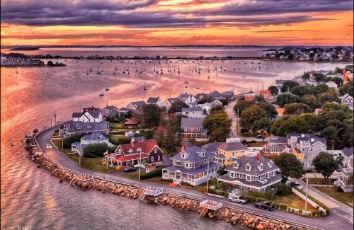 Hull Hotel | The Beacon Waterfront Inn