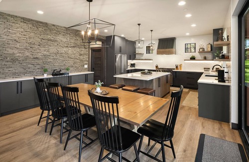 Cle Elum House | The BEST Location in Suncadia! Luxury Retreat with a detached Casita!