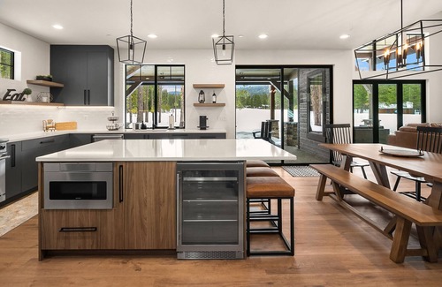 Cle Elum House | The BEST Location in Suncadia! Luxury Retreat with a detached Casita!