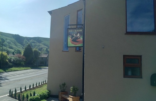 Walsden House | The Bird I'th Cottage