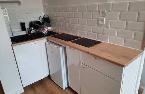 Le Busca Apartment | The black and white nice studio hyper center and wifi