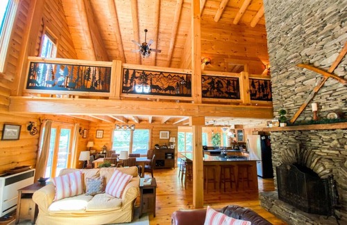Center Conway House | The Blissful Mountain Getaway Cabin | Private Pool