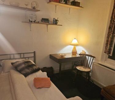 Hoe Street House | The blue international inn