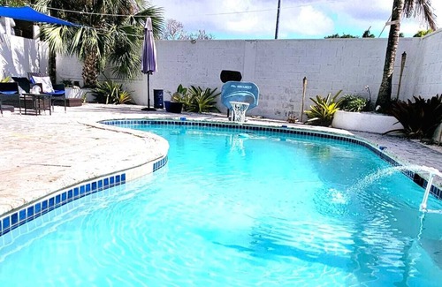 Gambier Villa | The Blue Margarita - Nassau Get-a-way