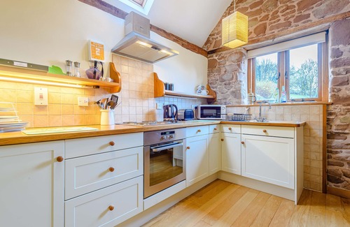 Ross-on-Wye Cottage | THE BOTHY, pet friendly, with a garden in Phocle Green