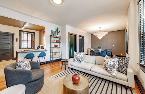 North Center Apartment | The Broasis at Wrigley