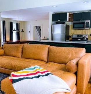 East Dover House | The Brookside Lodge & Cottage