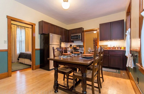 Bucktown House | The Bucktown House - Heart of Bucktown/Wicker Park, 10 Min Uber to Downtown