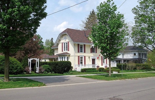 Waterford Apartment | The Butter Barn Vacation Home