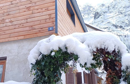 Le Bourg-d'Oisans Ski Chalet | The “Cabane des Deux Soeurs”