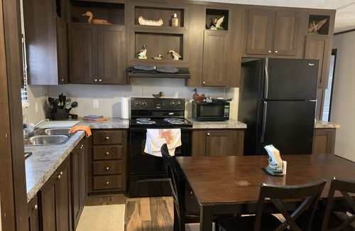 Wynnburg House | The Cabin at Reelfoot. Cozy 4bedroom double wide with WiFi, AC.