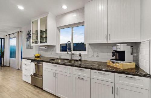 Mission Hills House | The California - On Top of San Diego in a Hot Tub