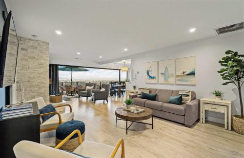 Mission Hills House | The California - On Top of San Diego in a Hot Tub