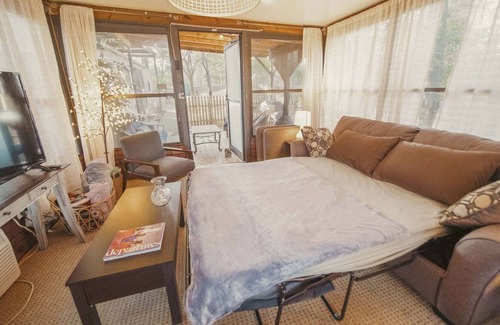 Flint House | The Canaina in Tyler