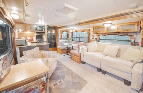 Flint House | The Canaina in Tyler