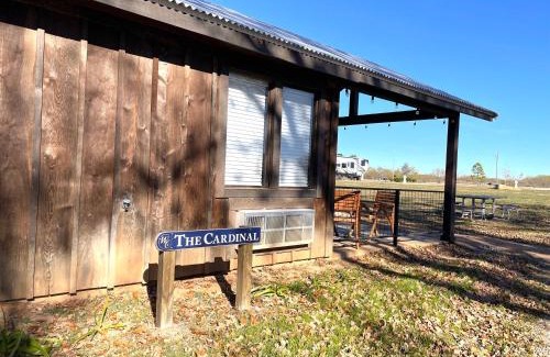 Elm Mott Ski Chalet | The Cardinal Cabin 15MIN to Magnolia Baylor