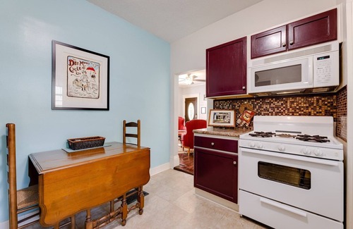 Des Moines House | The Carol Anne - Charming 2bd - 2ba Victorian Home Near Downtown!