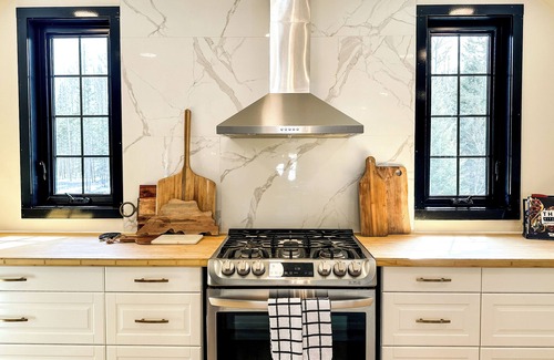 Unorganized Thunder Bay District House | The Carriage House