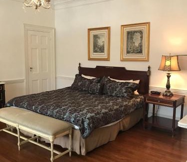 Ringwood Bed & Breakfast | The Castle at Skylands Manor