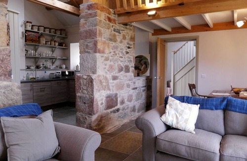 Aberlour Cottage | The Castle Byre, self-catering accommodation next to historic Auchindoun Castle