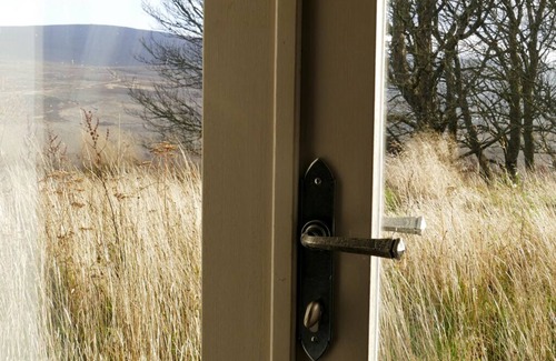 Aberlour Cottage | The Castle Byre, self-catering accommodation next to historic Auchindoun Castle