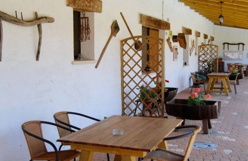 El Peral House | The Cave of Cirondo 8 Places