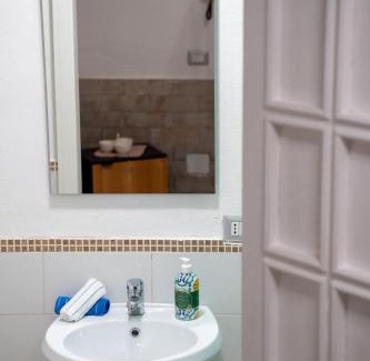 Meta House | The Cave On The Sea