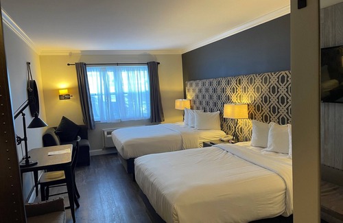 Latham Hotel | The Century House, an Ascend Collection Hotel