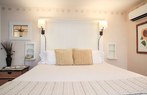 Onancock Hotel | The Charlotte Hotel & Restaurant