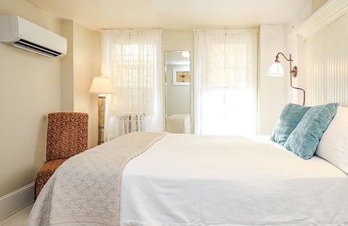 Onancock Hotel | The Charlotte Hotel & Restaurant