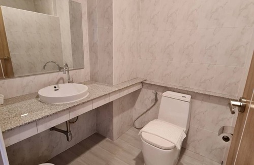 Lop Buri Hotel | The Charlotte Smart Hotel Lopburi