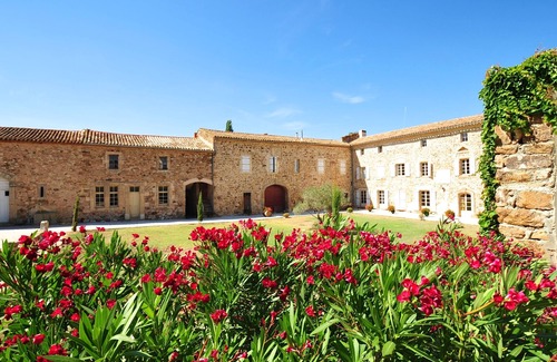 Thezan-des-Corbieres House | The charm of a bastide in private domain with large pool