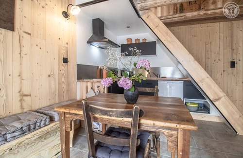 Corbel House | THE CHARMI'S LITTLE WOODEN COTTAGE