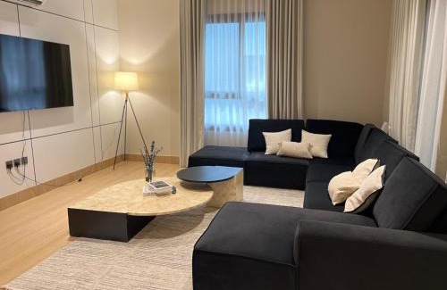 Al Khobar Apartment | The Charming Place - شقة عائلية فاخرة في الخبر بثلاث غرف نوم