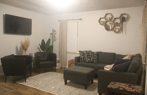 Salisbury House | The Cheery Nook in Salisbury