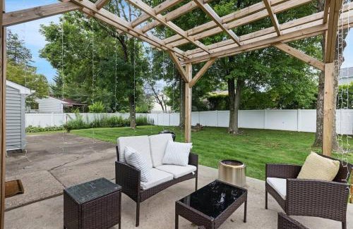 Cherry Hill House | The Chill Pad Deluxe in Cherry Hill