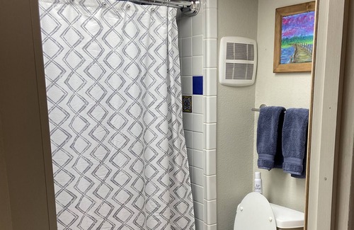 College Cabin | The Chinook Log Cabin