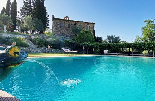 San Pietro in Bossolo House | The church house