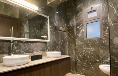 Cocody Apartment | The Citizen I Raffinement et Confort