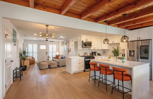 Bay Ho House | The Citrus Oasis