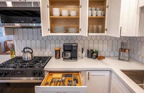 Bay Ho House | The Citrus Oasis