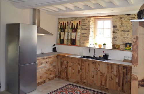 Sainte-Honorine-du-Fay House | The Clos BRETTEVILLE, Live in the countryside, near an old castle!