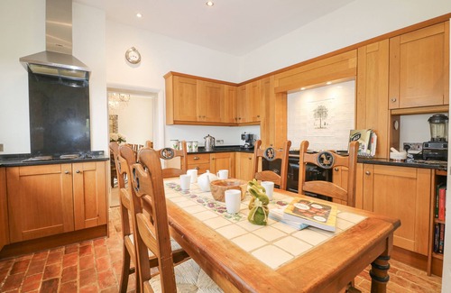 Staplefield Cottage | THE COACH HOUSE, pet friendly, character holiday cottage in Bolney