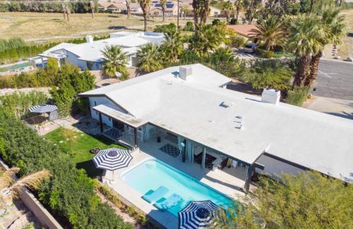 Desert Park Estates House | The Colony Enclave - Number 1 Hideaway in Palm Springs