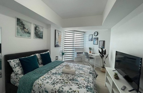 San Fernando Condo | The Comfy Loft at Azure North