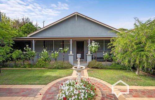 Bendigo House | The Conductors Quarters