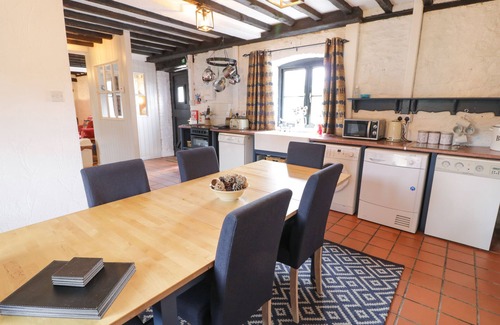 Corwen Cottage | THE CORN STORE, pet friendly, character holiday cottage in Carrog