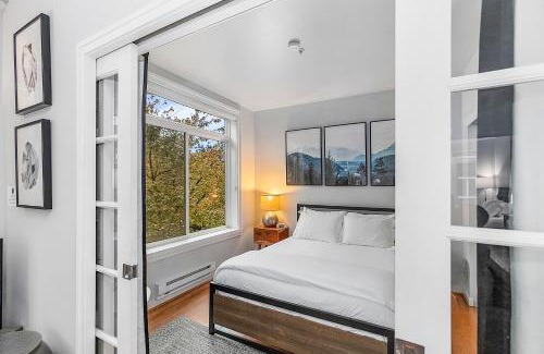 Belltown Apartment | The Corner Nest at Belltown